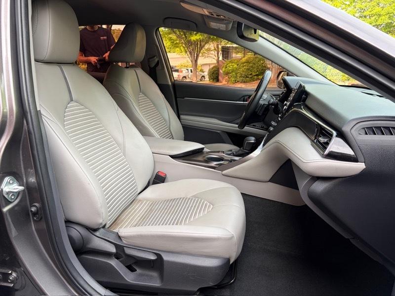 Toyota Camry SE 2022