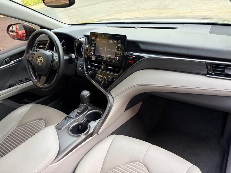 Toyota Camry SE 2022