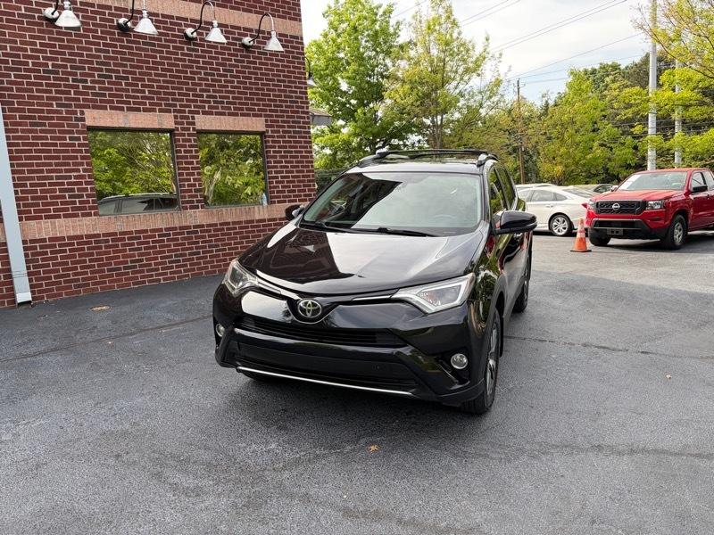 Toyota RAV4 XLE FWD 2017