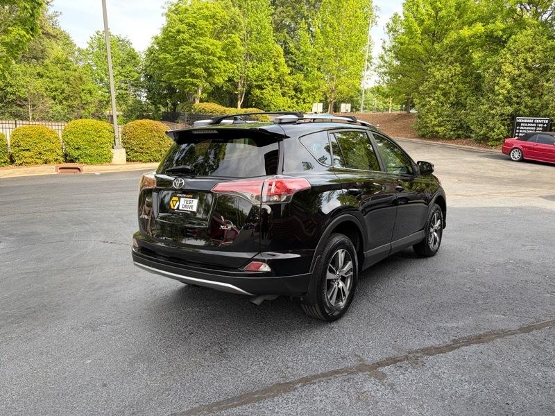 Toyota RAV4 XLE FWD 2017