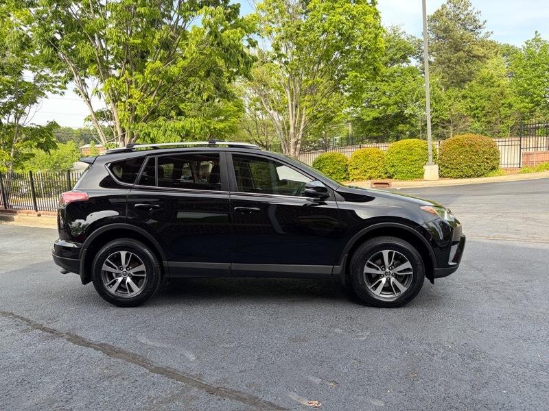 Toyota RAV4 XLE FWD 2017