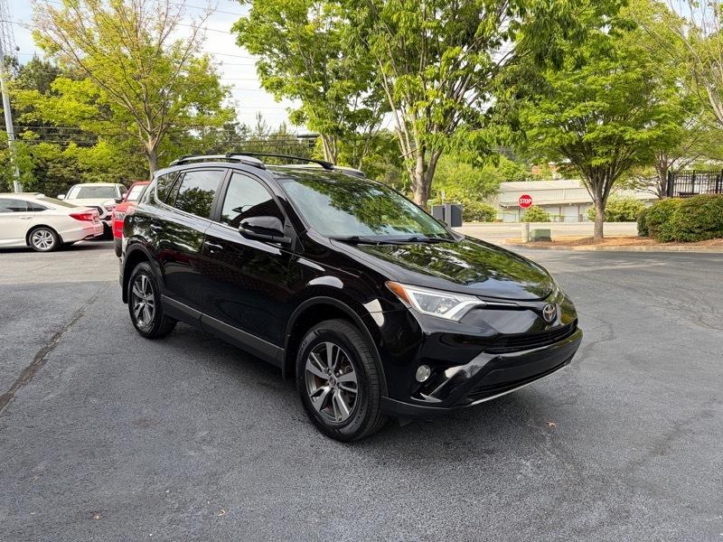 Toyota RAV4 XLE FWD 2017