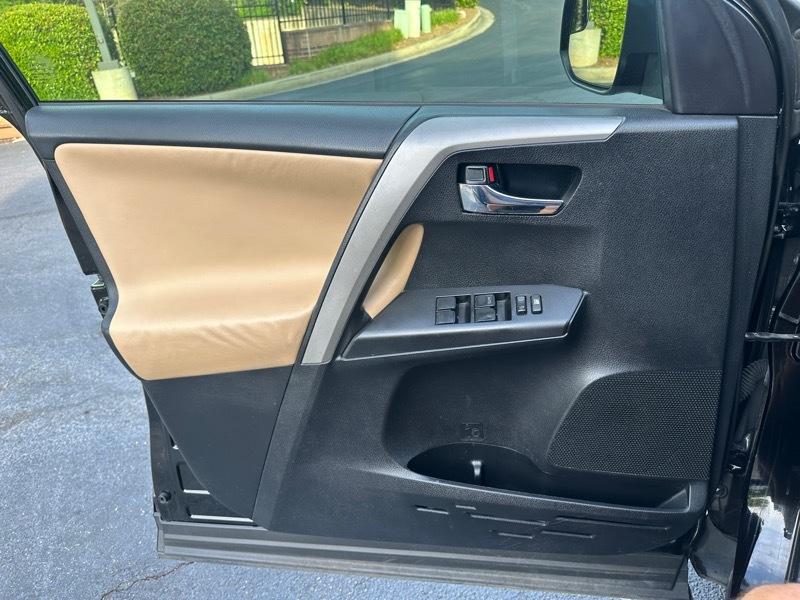 Toyota RAV4 XLE FWD 2017