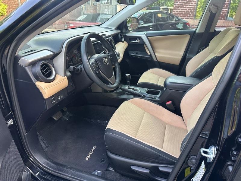 Toyota RAV4 XLE FWD 2017