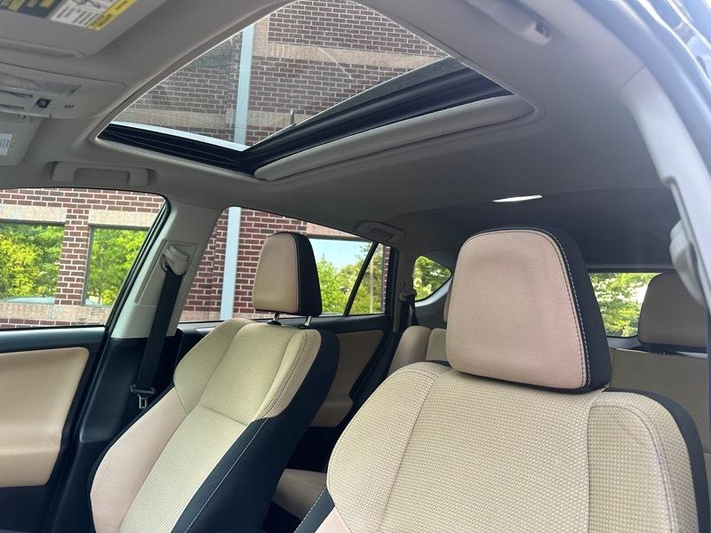 Toyota RAV4 XLE FWD 2017