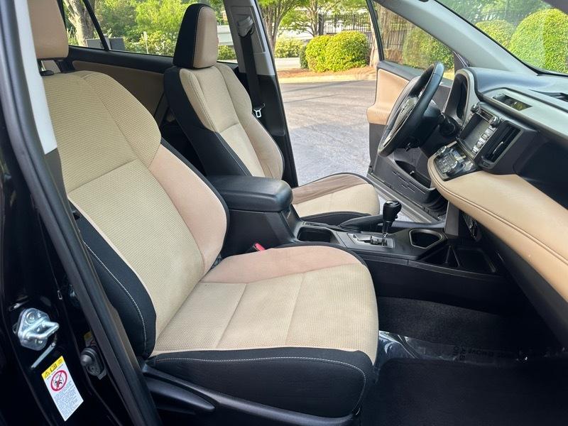 Toyota RAV4 XLE FWD 2017