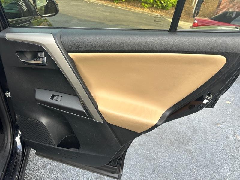 Toyota RAV4 XLE FWD 2017