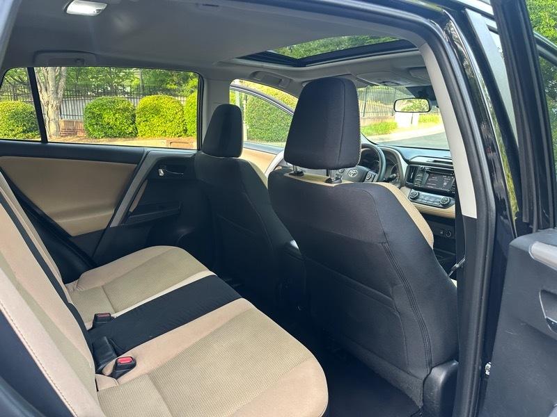 Toyota RAV4 XLE FWD 2017