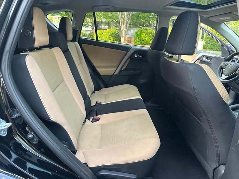 Toyota RAV4 XLE FWD 2017