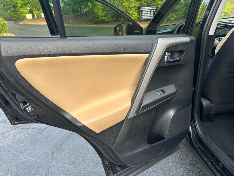 Toyota RAV4 XLE FWD 2017