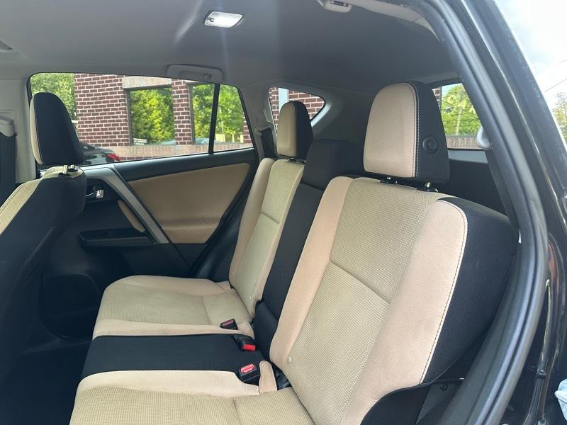 Toyota RAV4 XLE FWD 2017