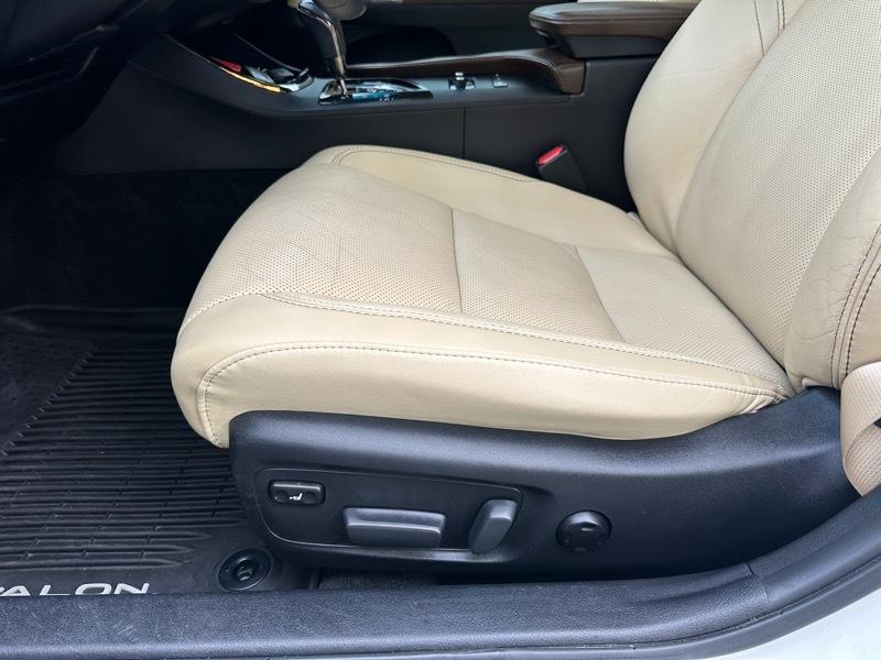 Toyota Avalon Hybrid Limited 2018