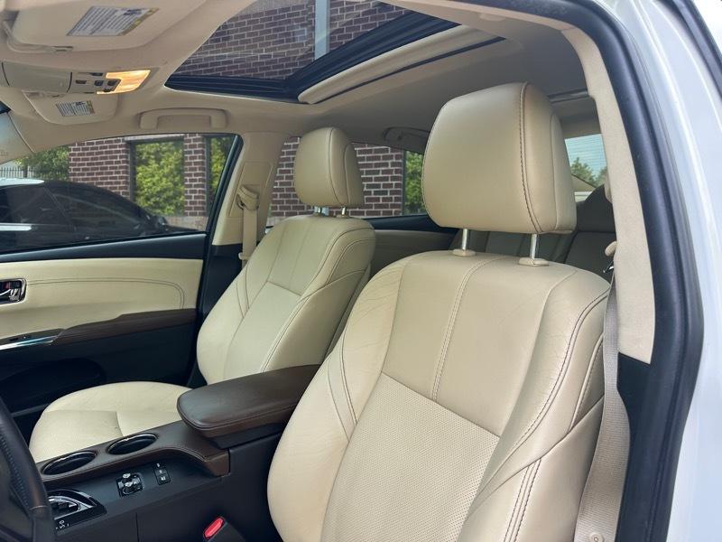 Toyota Avalon Hybrid Limited 2018