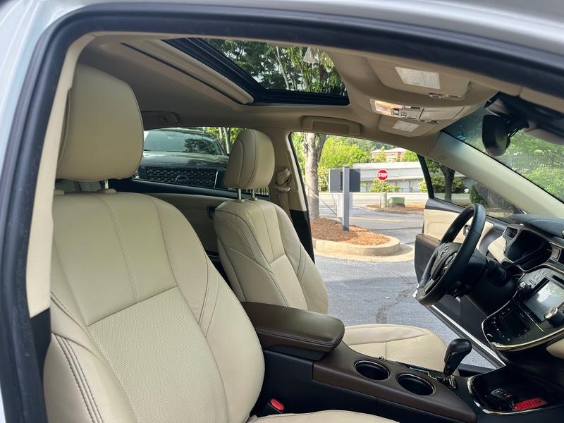 Toyota Avalon Hybrid Limited 2018