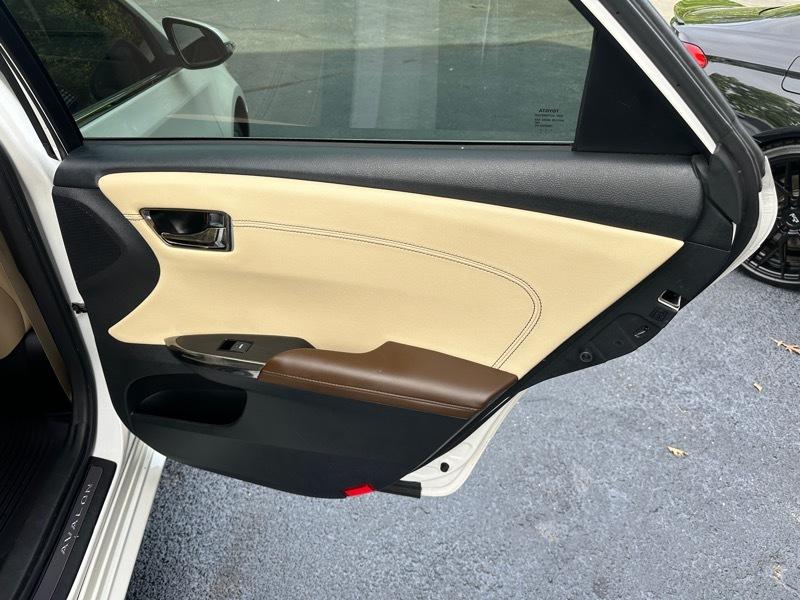 Toyota Avalon Hybrid Limited 2018