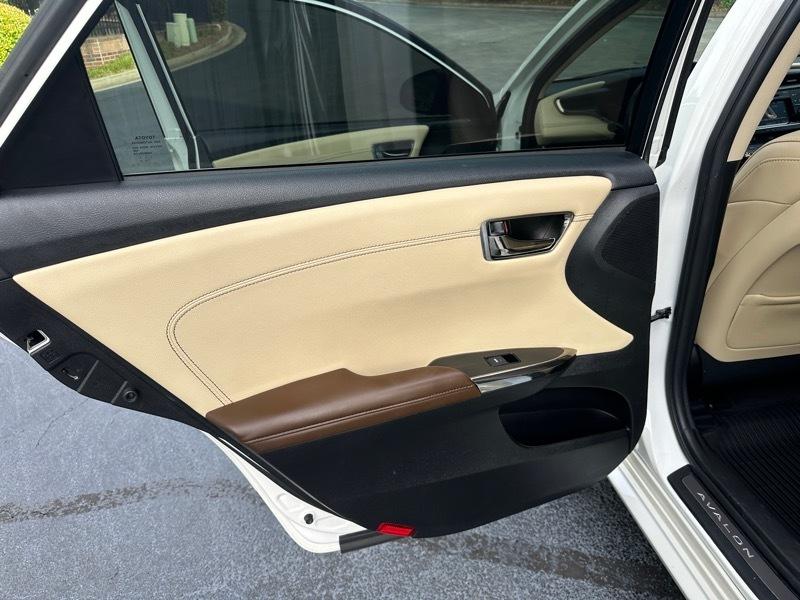 Toyota Avalon Hybrid Limited 2018