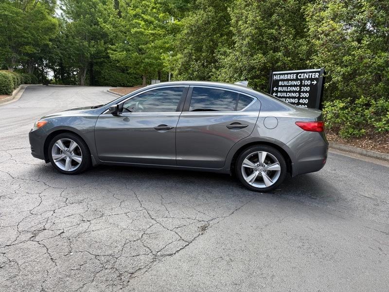 Acura ILX 5-Spd AT w/ Technology Package 2013