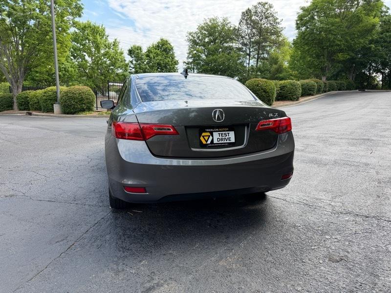 Acura ILX 5-Spd AT w/ Technology Package 2013