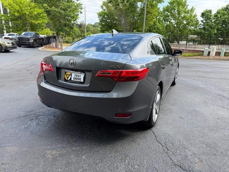 Acura ILX 5-Spd AT w/ Technology Package 2013