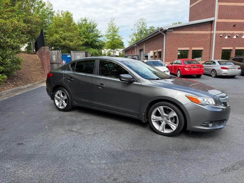 Acura ILX 5-Spd AT w/ Technology Package 2013
