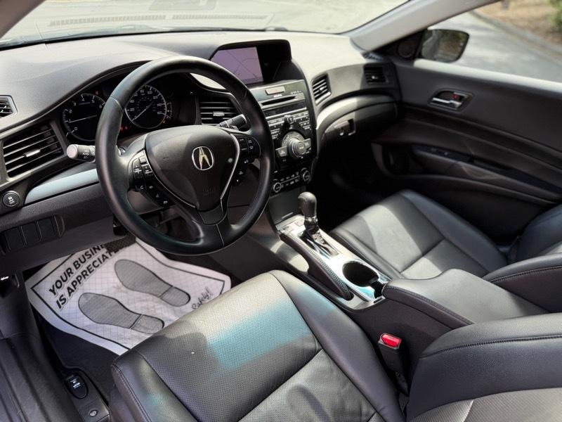 Acura ILX 5-Spd AT w/ Technology Package 2013