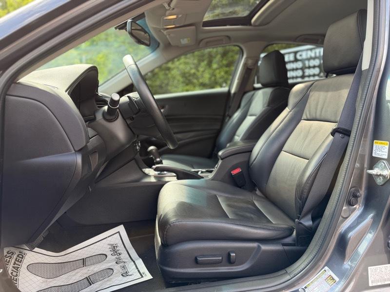 Acura ILX 5-Spd AT w/ Technology Package 2013