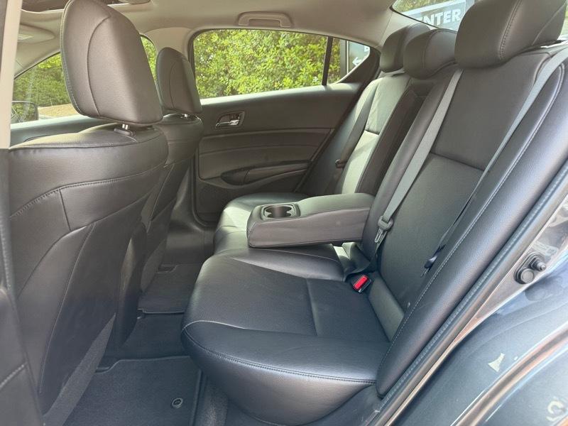 Acura ILX 5-Spd AT w/ Technology Package 2013