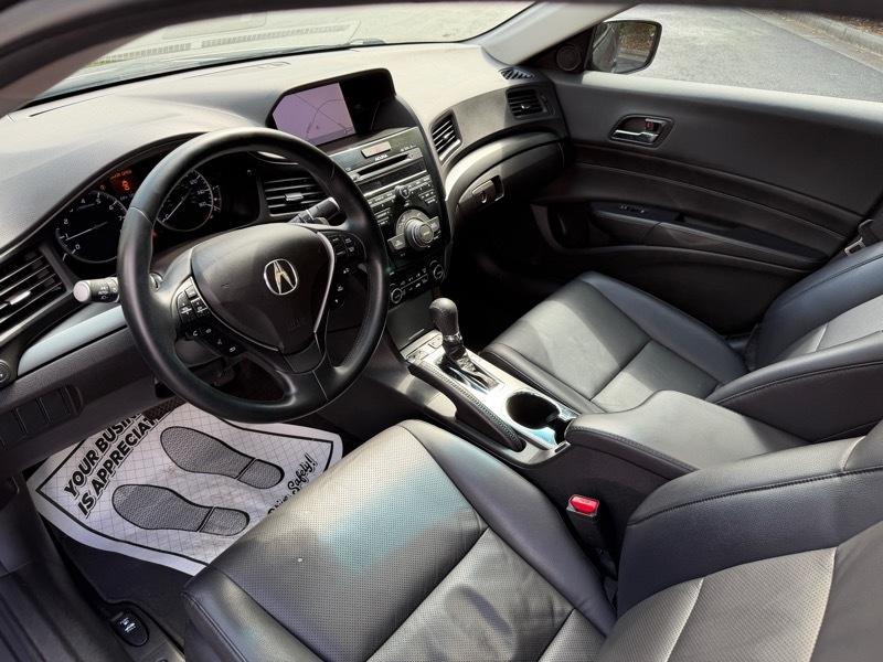 Acura ILX 5-Spd AT w/ Technology Package 2013