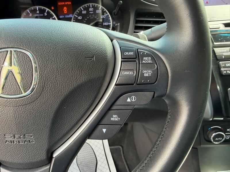 Acura ILX 5-Spd AT w/ Technology Package 2013