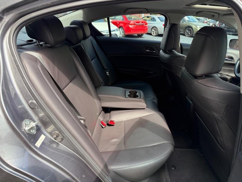 Acura ILX 5-Spd AT w/ Technology Package 2013