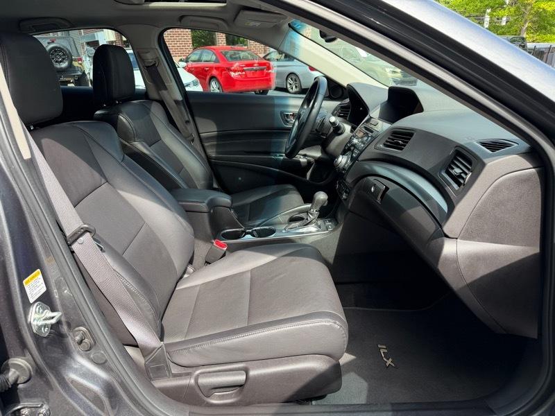 Acura ILX 5-Spd AT w/ Technology Package 2013