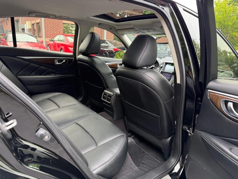 Infiniti Q50  2014