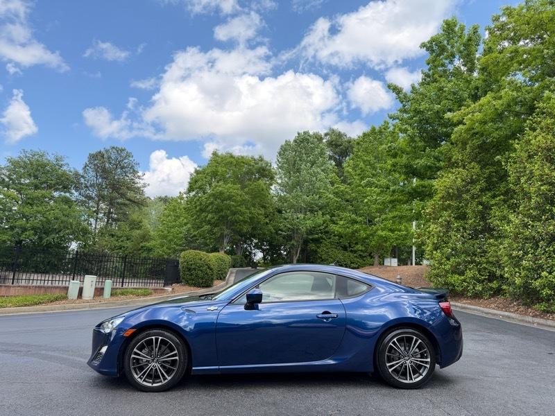 Scion FR-S 6MT 2013