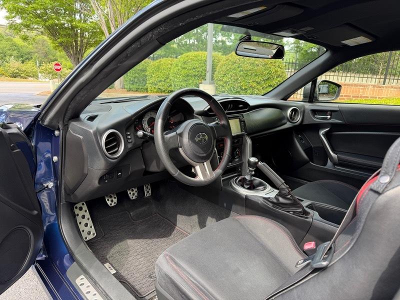 Scion FR-S 6MT 2013