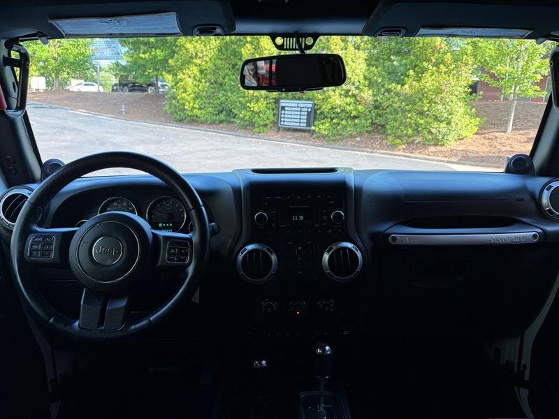 Jeep Wrangler Unlimited Sahara 4WD 2014
