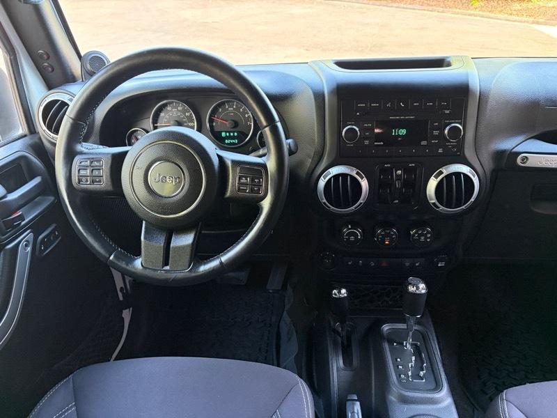 Jeep Wrangler Unlimited Sahara 4WD 2014