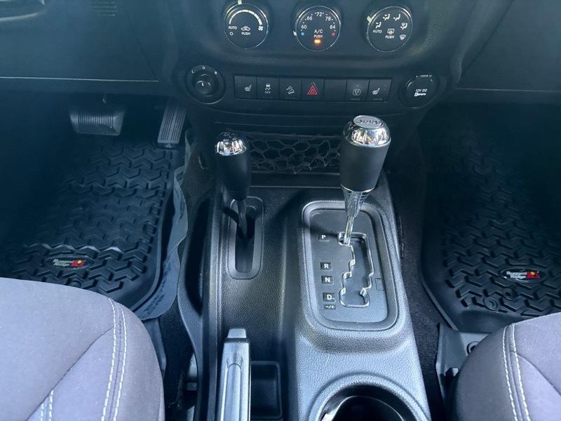 Jeep Wrangler Unlimited Sahara 4WD 2014