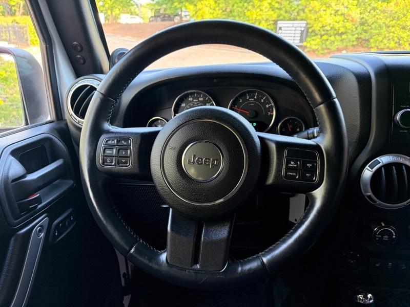 Jeep Wrangler Unlimited Sahara 4WD 2014