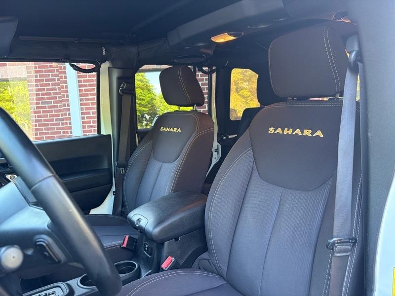 Jeep Wrangler Unlimited Sahara 4WD 2014