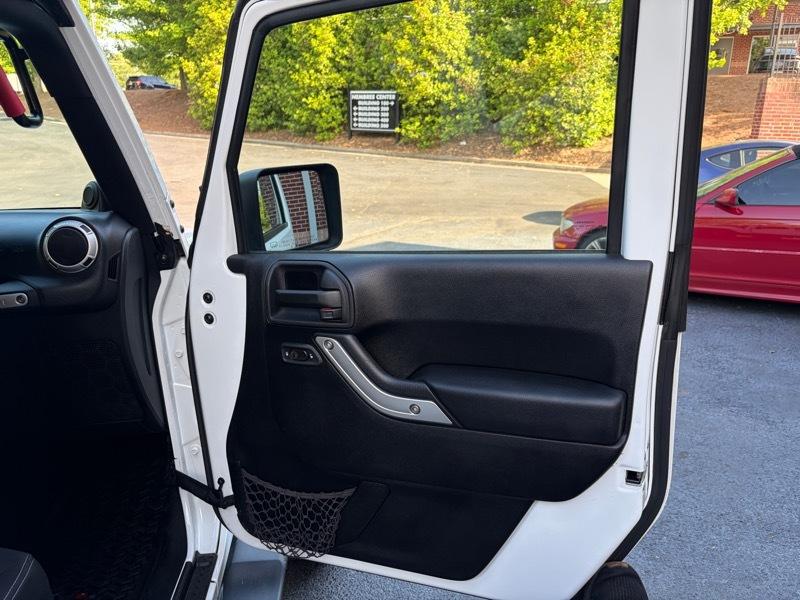 Jeep Wrangler Unlimited Sahara 4WD 2014