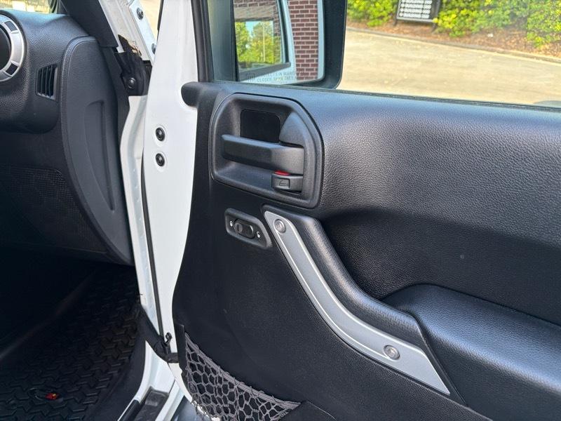 Jeep Wrangler Unlimited Sahara 4WD 2014