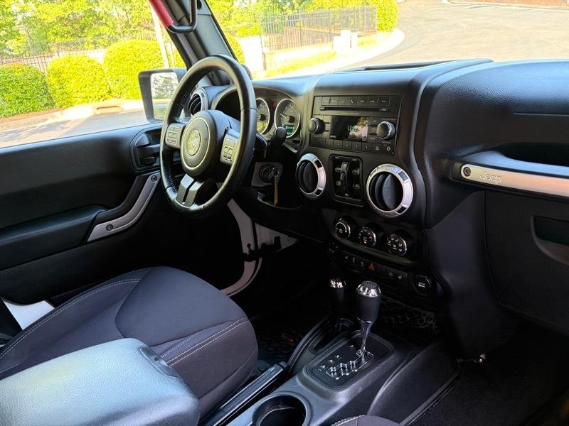 Jeep Wrangler Unlimited Sahara 4WD 2014