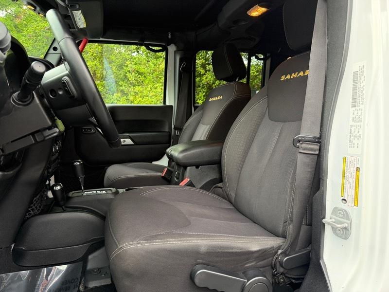 Jeep Wrangler Unlimited Sahara 4WD 2014