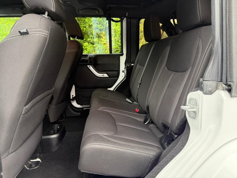 Jeep Wrangler Unlimited Sahara 4WD 2014