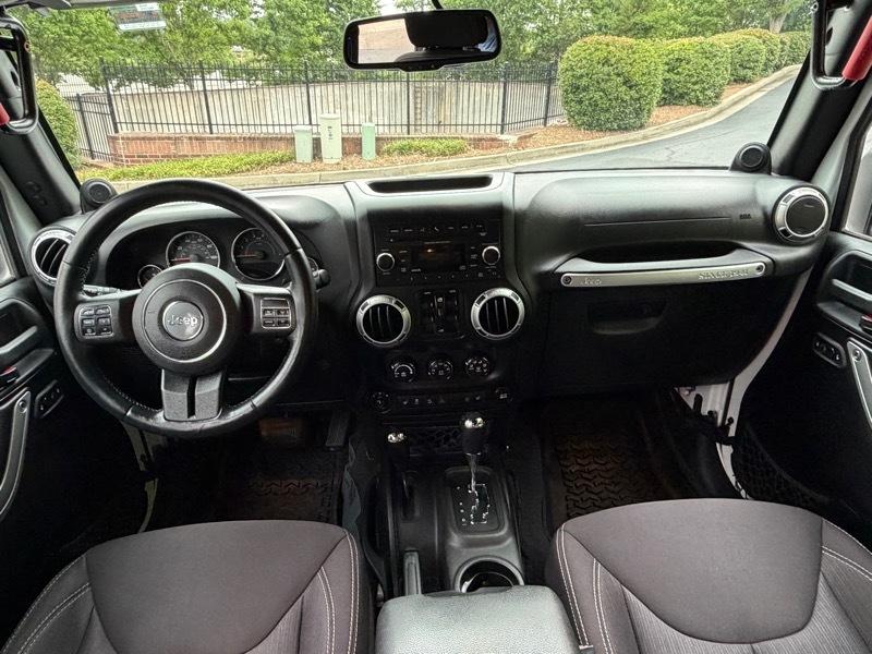 Jeep Wrangler Unlimited Sahara 4WD 2014