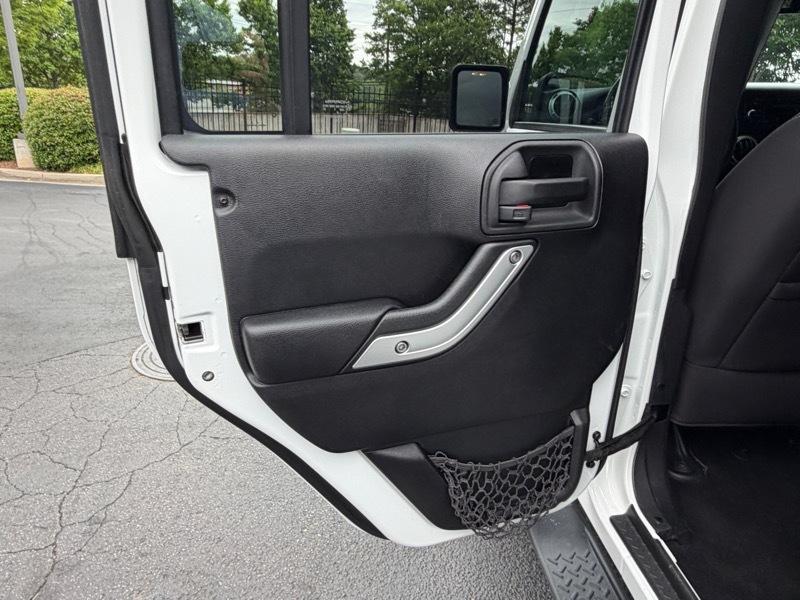 Jeep Wrangler Unlimited Sahara 4WD 2014