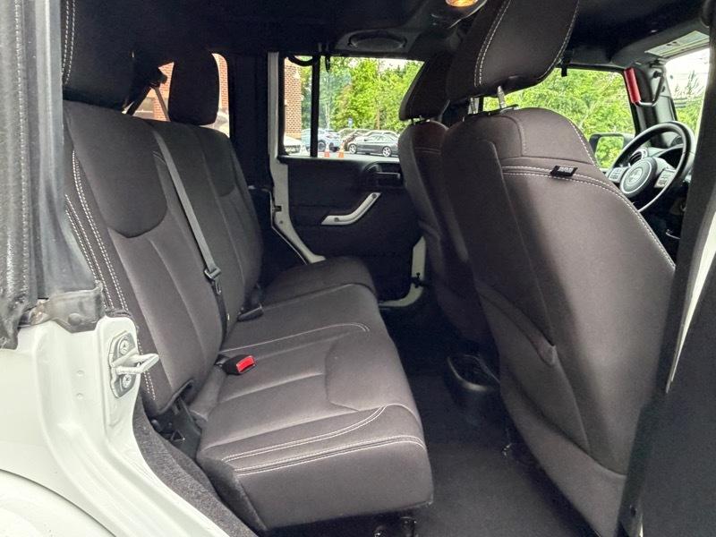 Jeep Wrangler Unlimited Sahara 4WD 2014