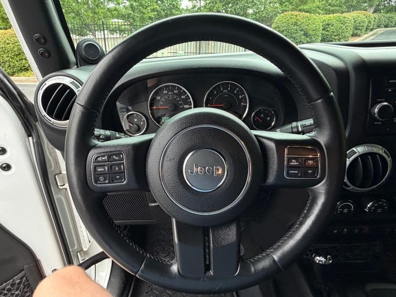 Jeep Wrangler Unlimited Sahara 4WD 2014