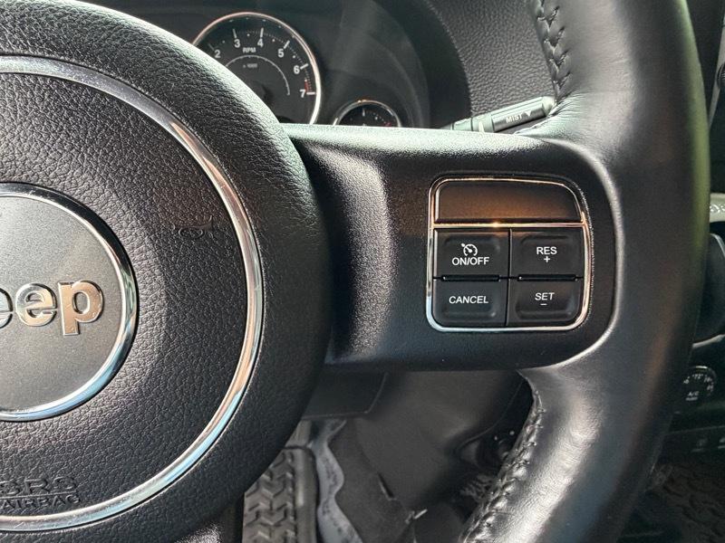 Jeep Wrangler Unlimited Sahara 4WD 2014
