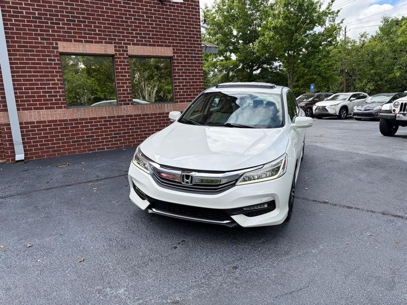 Honda Accord Touring V6 Sedan 6-Spd AT 2017
